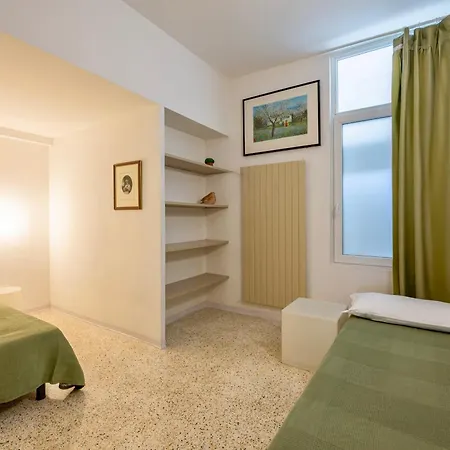 Apartments Navigli Center * Milaan